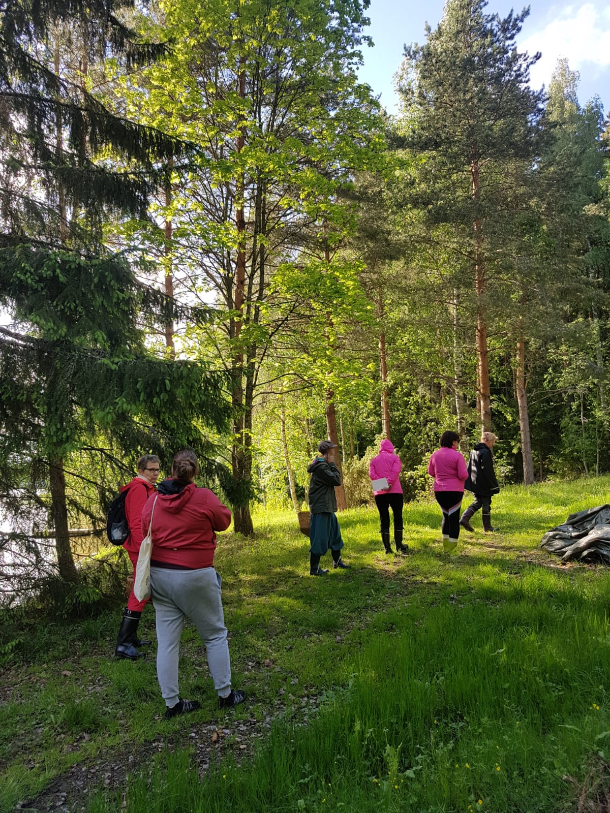 Kurssilaisia retkellä